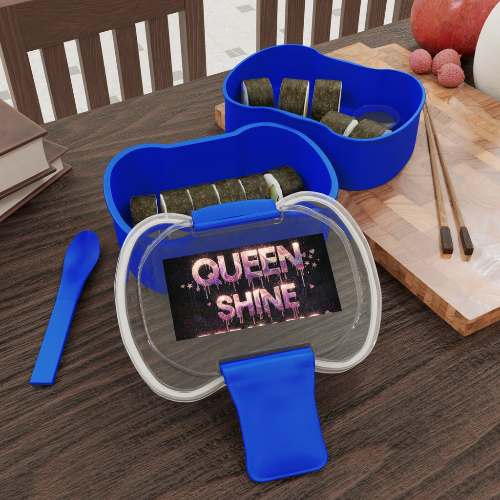 Contenitore bento a due livelli blu aperto con due scomparti e grafica QUEEN SHINE