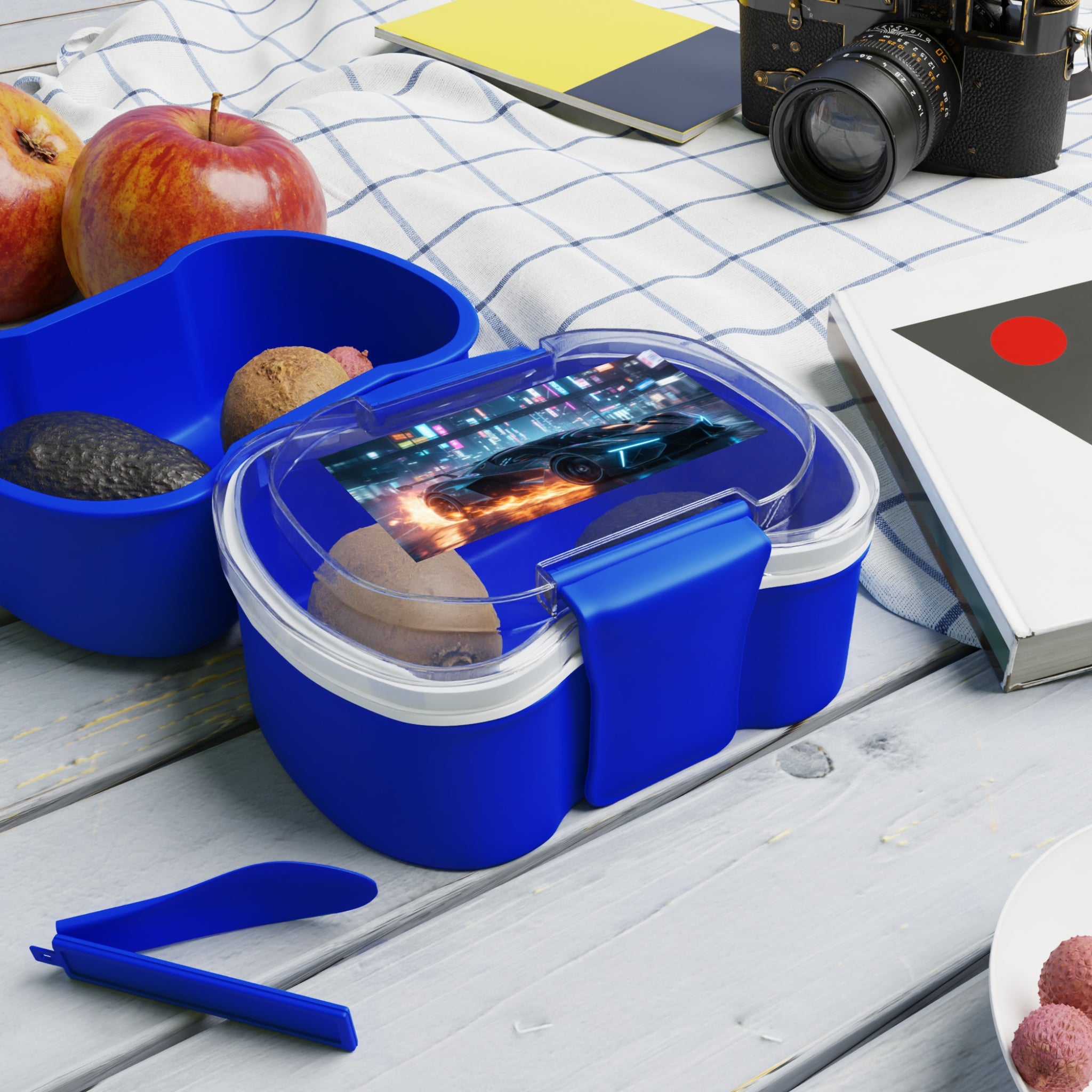 Contenitore bento a due scomparti blu con coperchio trasparente e due vaschette