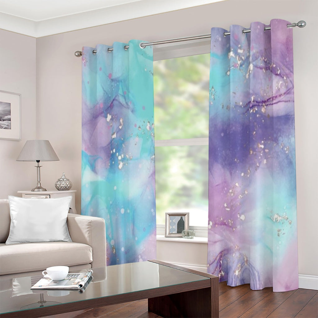 Tenda con occhielli e motivo acquerello blu-viola, appesa su asta metallica