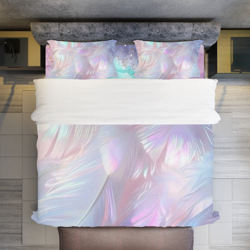 Copripiumino azzurro pastello con motivo piume olografiche arcobaleno, con due federe