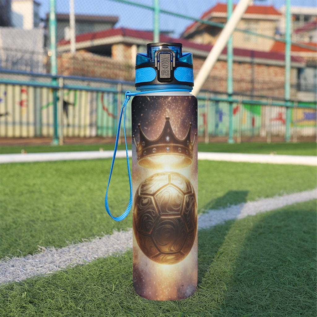 32 oz spor su şişesi; mavi kapak, uzay desenli, taşıma askılı