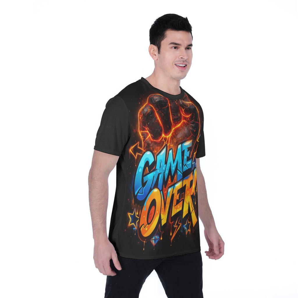 T-shirt nera uomo con stampa “GAME OVER” arancione e blu, vista laterale