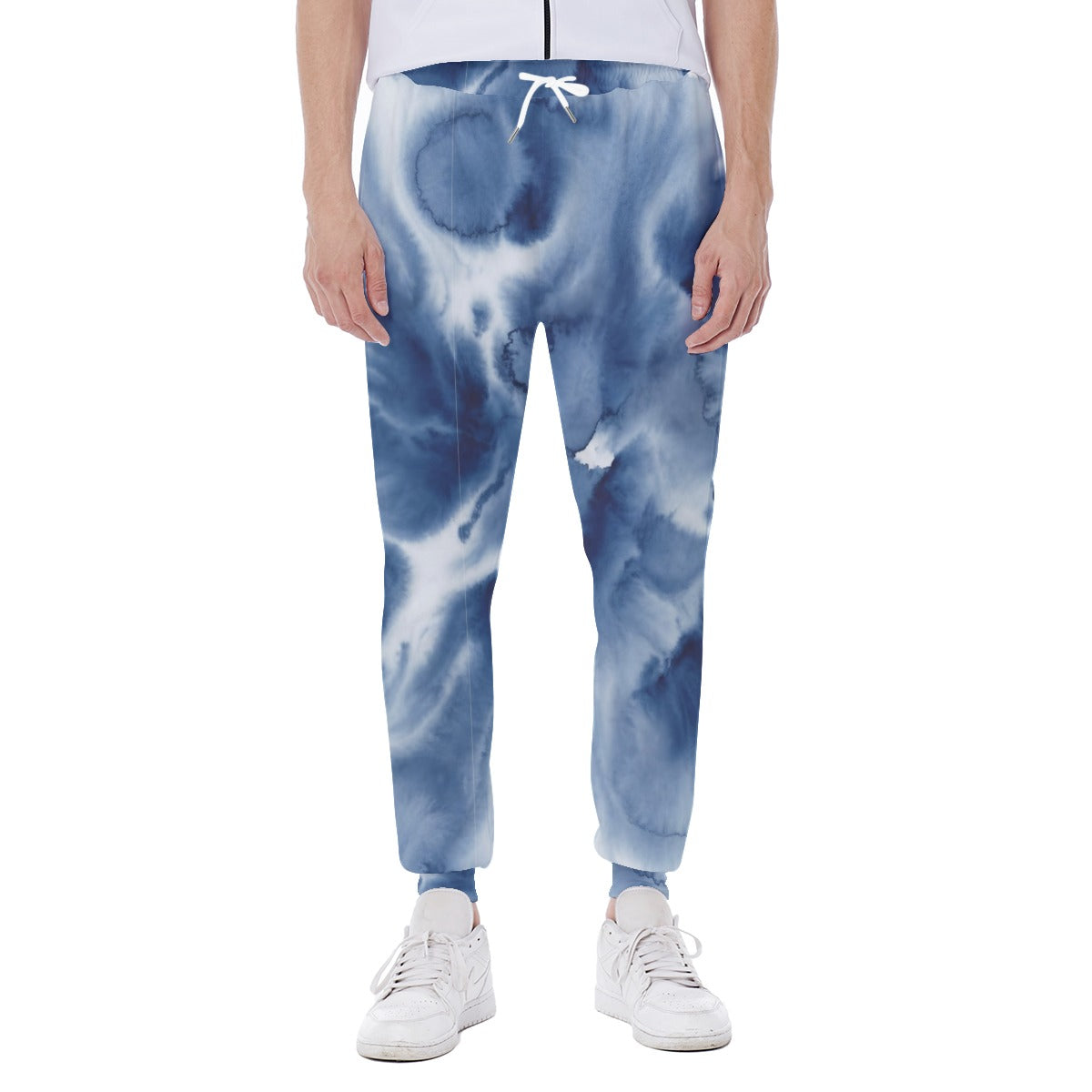 Pantaloni uomo blu con stampa nuvola, vita con coulisse e polsini elasticizzati.