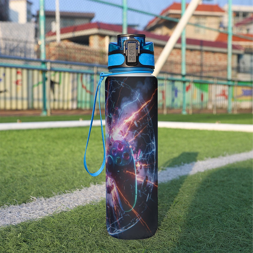 32 oz spor su şişesi: siyah gövde, mavi kapak; renkli yıldız desen