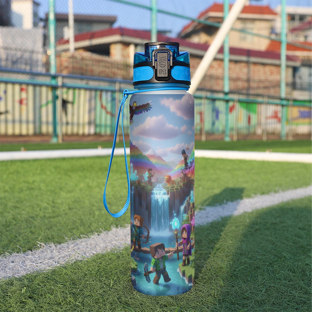 Borraccia sportiva 32 oz con stampa di personaggi e tappo blu, laccetto blu.