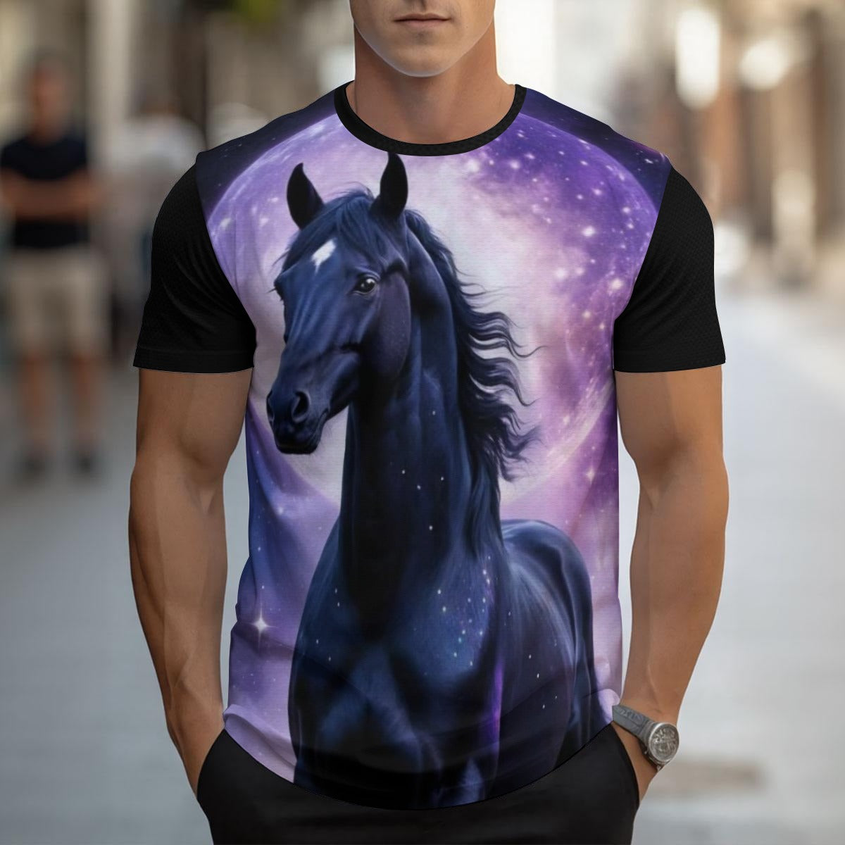Maglietta da uomo Mod.3 nera con stampa cavallo blu su sfondo viola
