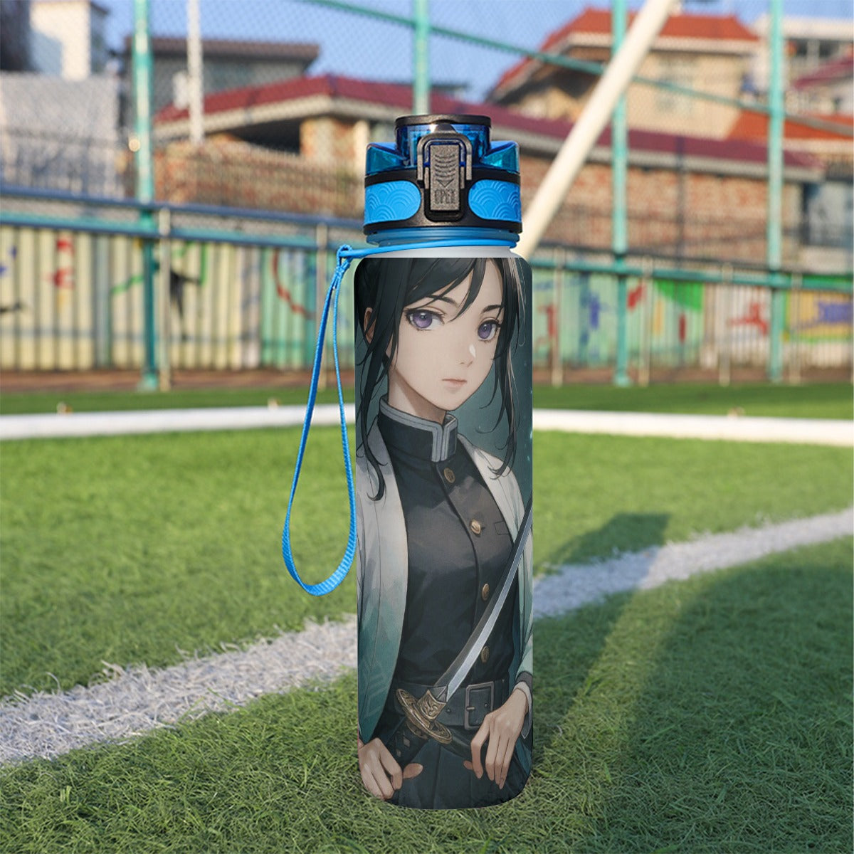 Borraccia sportiva 32 oz con tappo blu e tracolla, grafica frontale