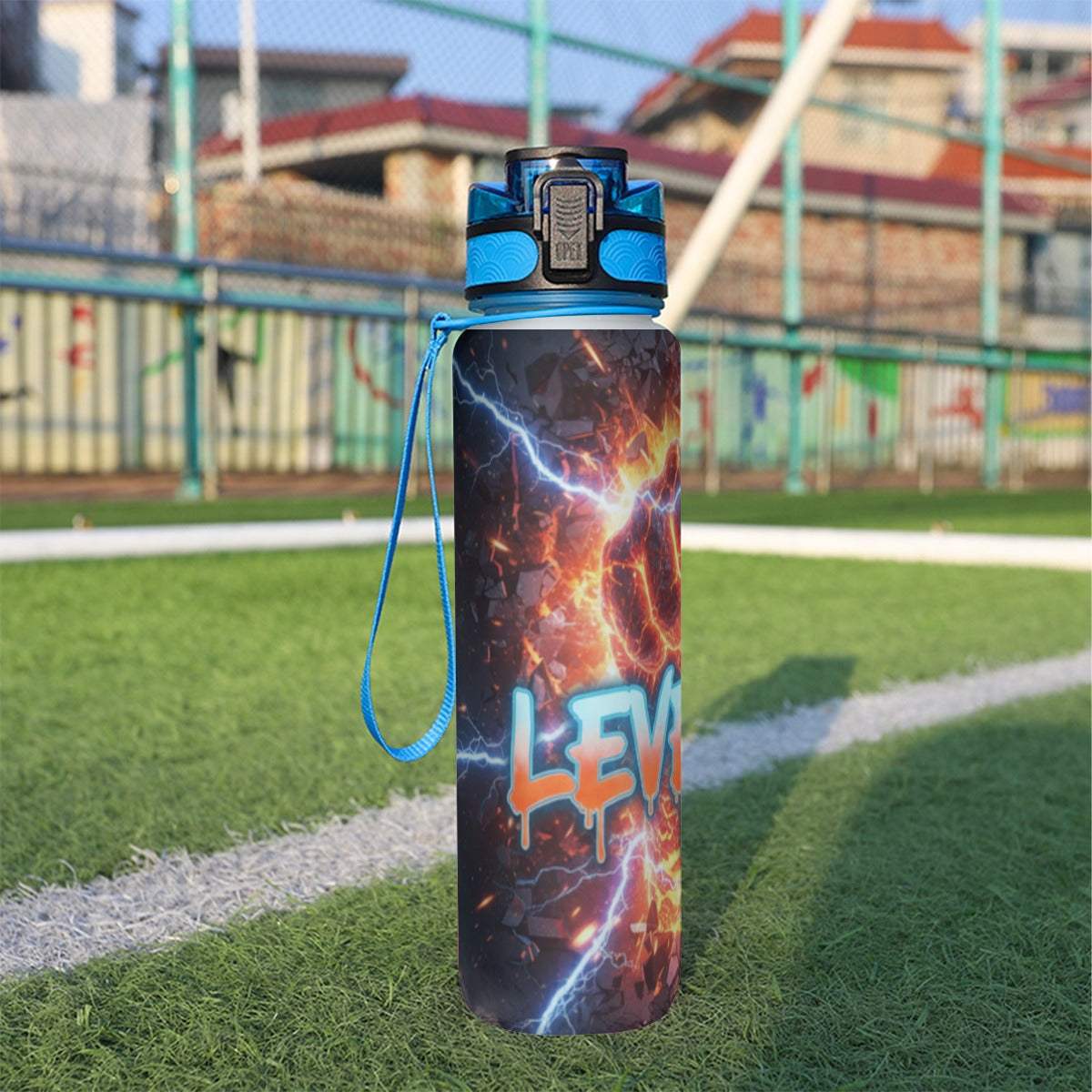 Borraccia sportiva 32 oz, tappo blu, stampa fulmini con scritta "LEVI".