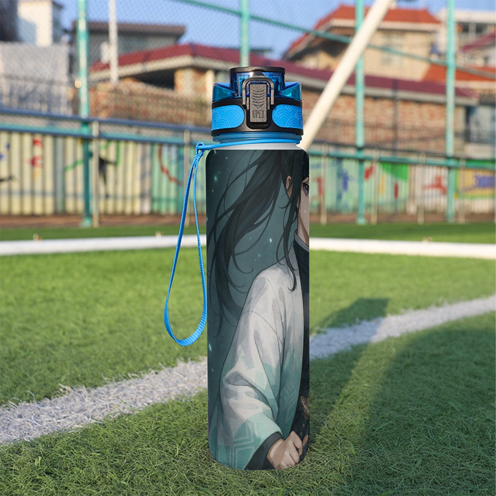 Borraccia sportiva 32 oz con tappo blu e tracolla, grafica laterale
