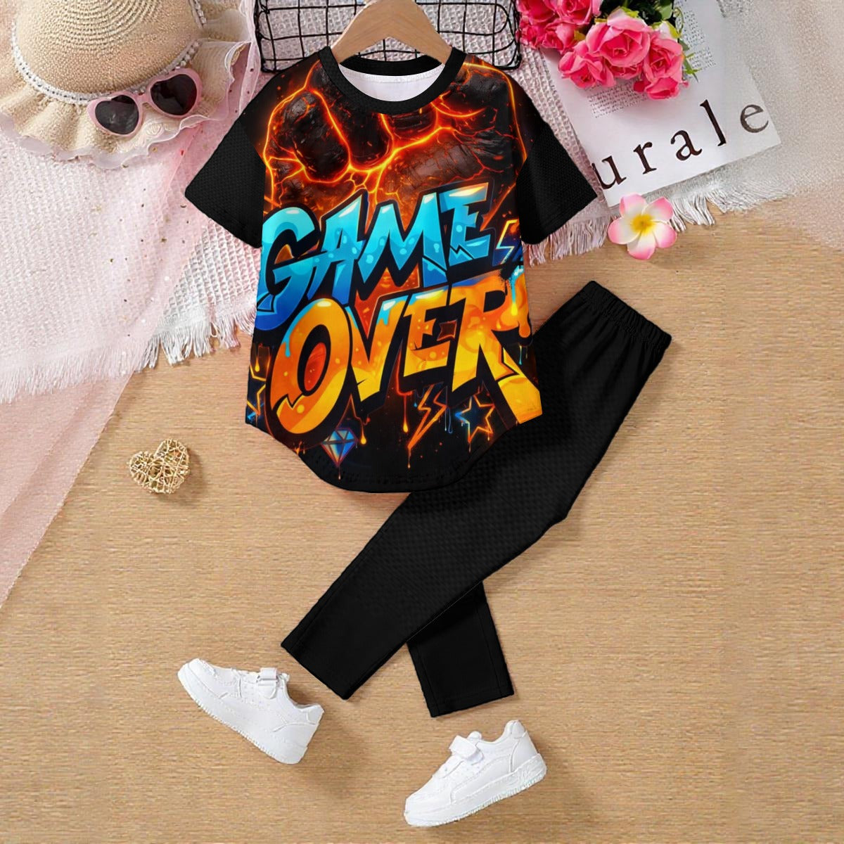Tuta bambino: maglietta nera con stampa "GAME OVER" e pantaloni neri