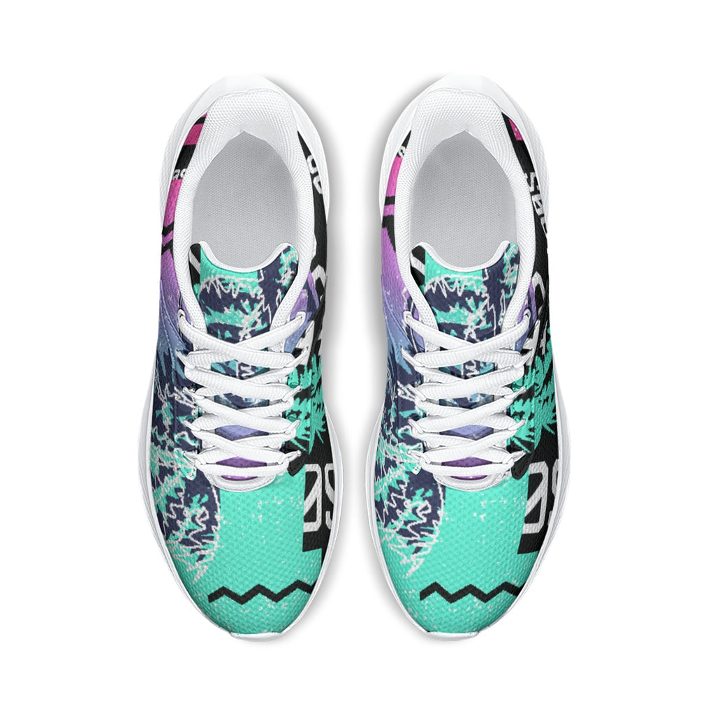 Scarpe da running bianche con fantasia verde e viola, lacci e suola bianca