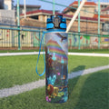 Borraccia sportiva da 32 oz con stampa cartoon e tappo blu, laccetto in corda.