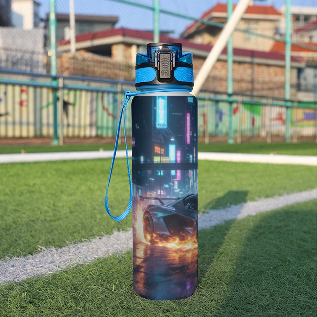 Borraccia sportiva 32oz blu con grafica città e fiamme, tappo blu e laccio