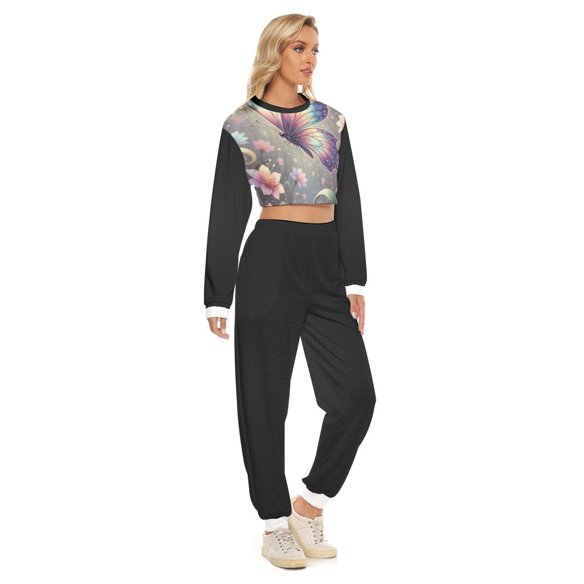 Tuta da donna: top cropped floreale viola/rosa e pantaloni neri a gamba morbida
