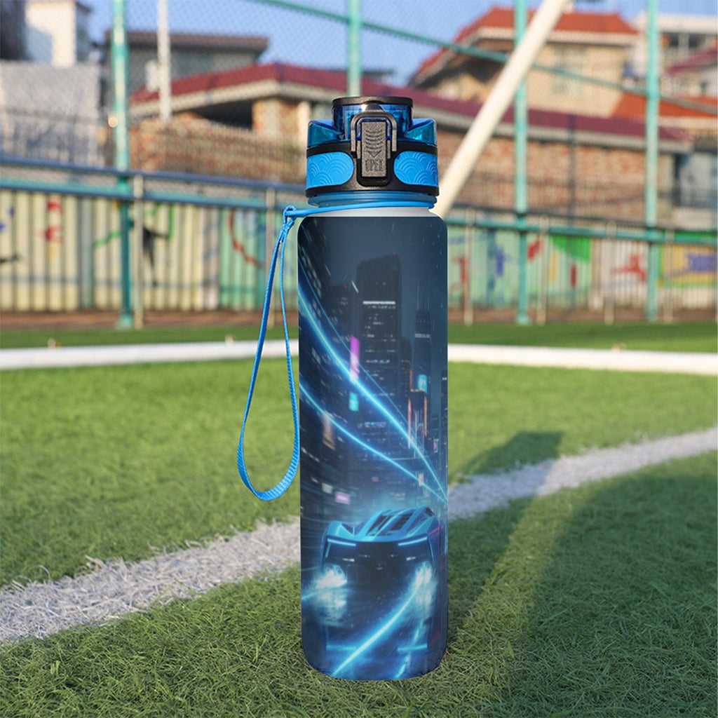 Borraccia sportiva da 32 oz con coperchio blu e tracolla; grafica blu scura luminosa