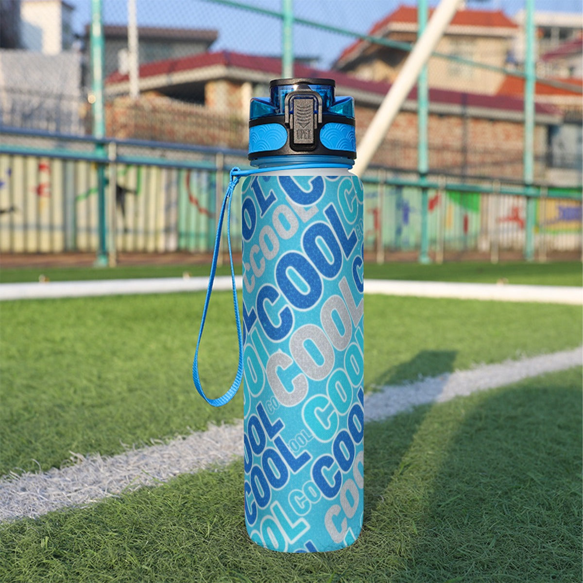 Borraccia sportiva 32 oz blu con coperchio nero e maniglia laterale