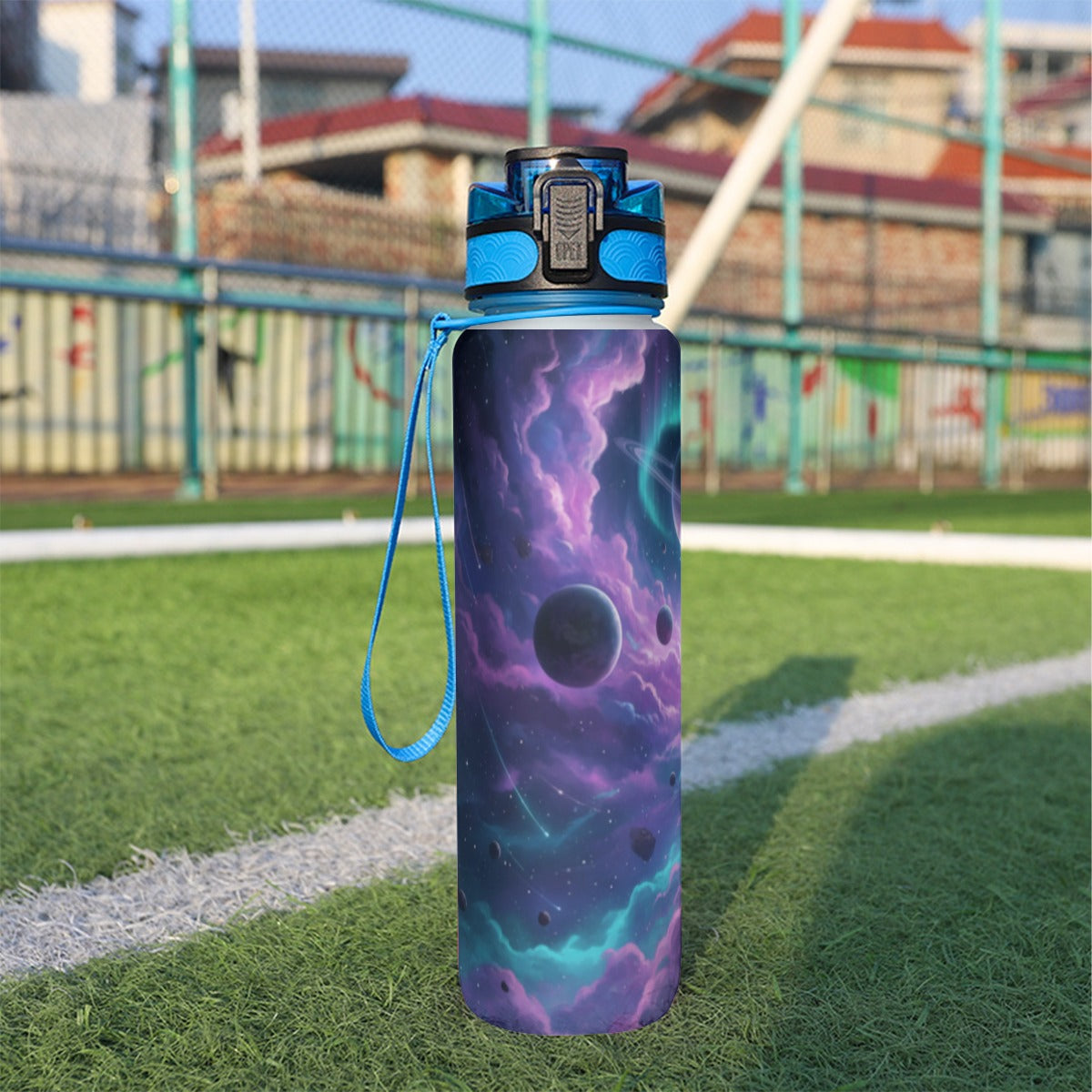 Borraccia sportiva 32 oz blu con tappo a scatto e stampa nebula, cinturino