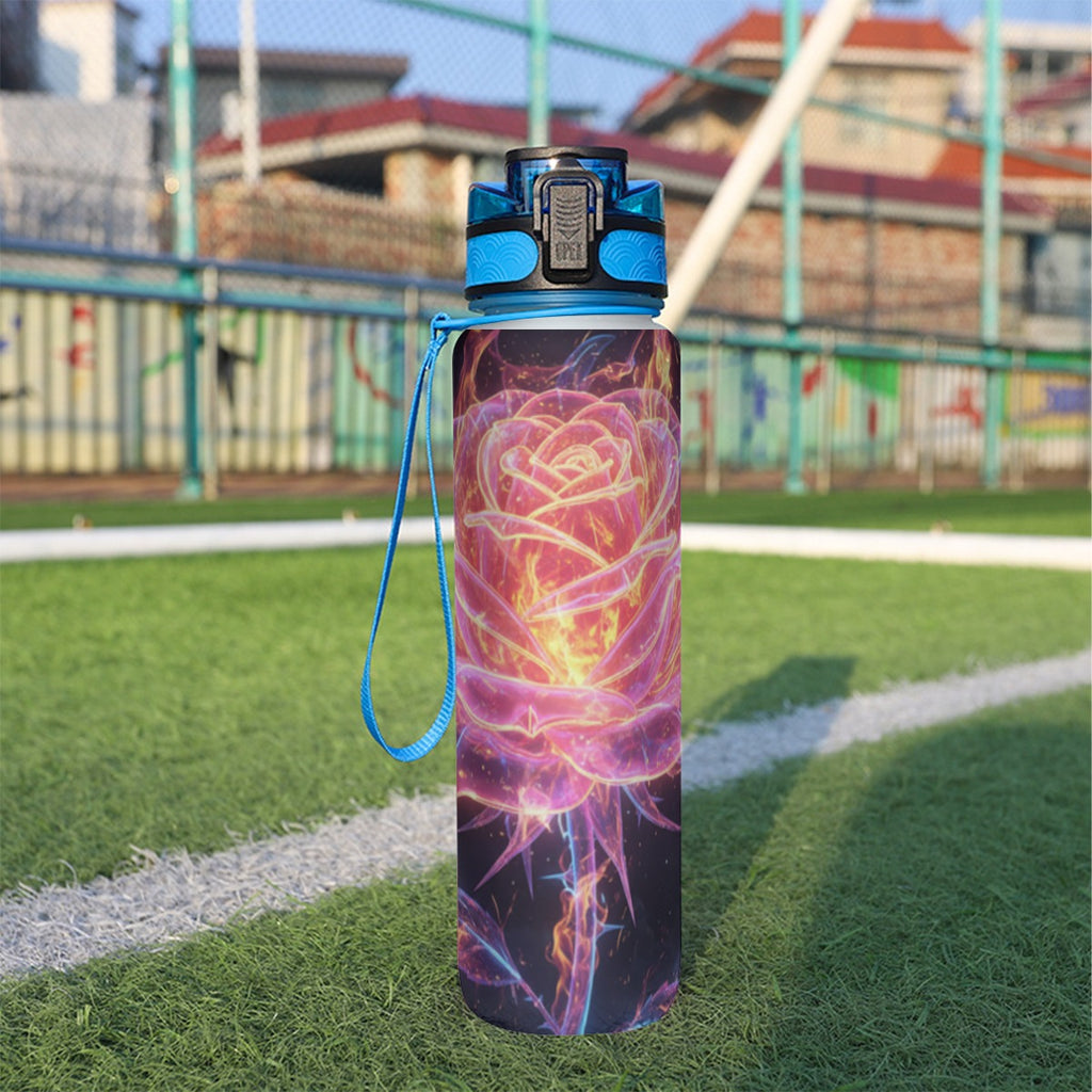 Borraccia sportiva 32 oz con stampa viola e rosa, tappo blu e cordino, vista frontale.