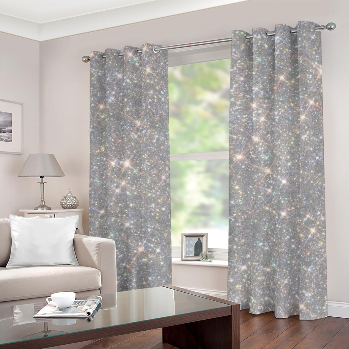 Tenda con occhielli grigia a motivo glitterato, anelli metallici e barra superiore